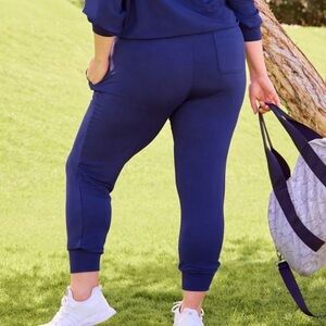 NWT Fabletics 1X (16-18) Daria Jogger Pants Navy
